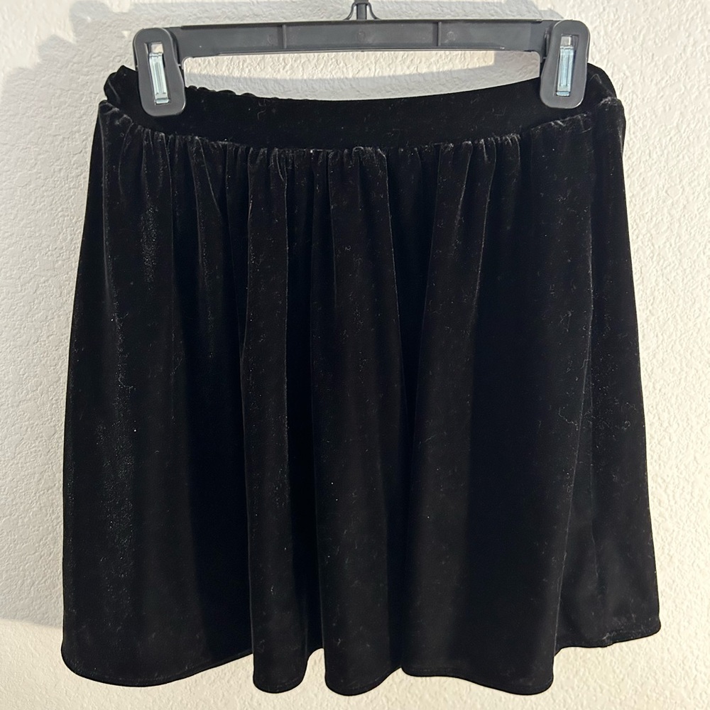 American Apparel Velvet Black Circle Mini Skirt - SIZE S (elastic waist)